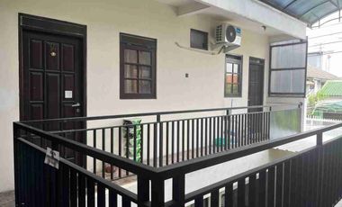 Rumah Kost 2lt Tengah Kota dekat Jln Raya Adi Sucipto