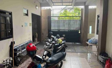 Rumah Kost 2lt Tengah Kota dekat Jln Raya Adi Sucipto