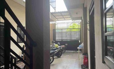 Rumah Kost 2lt Tengah Kota dekat Jln Raya Adi Sucipto
