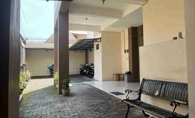 Rumah Kost 2lt Tengah Kota dekat Jln Raya Adi Sucipto