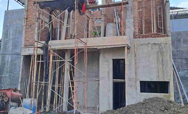 JUAL RUMAH BARU 550 JUTA 2 LANTAI COLOMADU