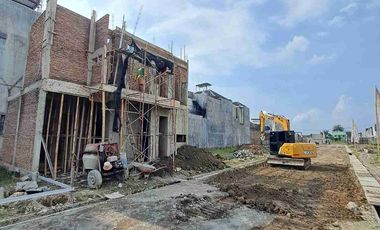 JUAL RUMAH BARU 550 JUTA 2 LANTAI COLOMADU