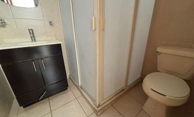 Casa en renta en Cerro del Tesoro — 3 recámaras, 2 baños y medio, cochera para 2 autos