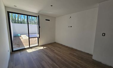 Casa a estrenar 3 dormitorios con pileta | Barrio La Consuelo, Centenario | Apto crédito