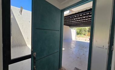 Casa a estrenar 3 dormitorios con pileta | Barrio La Consuelo, Centenario | Apto crédito