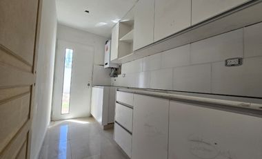 Casa a estrenar 3 dormitorios con pileta | Barrio La Consuelo, Centenario | Apto crédito