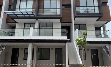 CASH / KPR - Rumah Golf Island PIK 5x15 (3 Lantai)