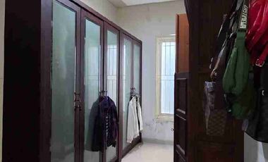 Rumah Elit 2 Lantai Dekat Undip di Bukit Sari Semarang