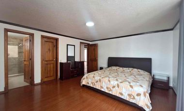 Departamento en renta amoblado de 4 habitaciones en sector Megamaxi, Quito  221 m², Penthouse con guardianía