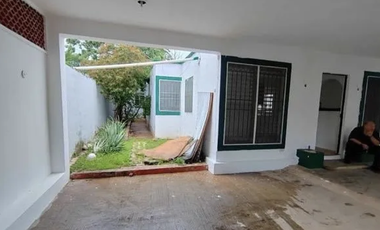 CASA EN VENTA, ESQUINA, TERRENO EXCEDENTE