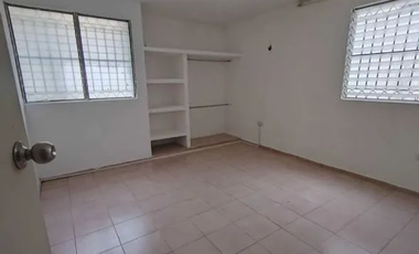 CASA EN VENTA, ESQUINA, TERRENO EXCEDENTE