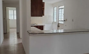 CASA EN VENTA, ESQUINA, TERRENO EXCEDENTE