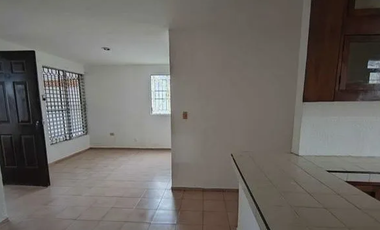 CASA EN VENTA, ESQUINA, TERRENO EXCEDENTE