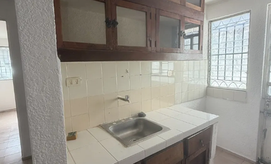CASA EN VENTA, ESQUINA, TERRENO EXCEDENTE