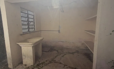 CASA EN VENTA, ESQUINA, TERRENO EXCEDENTE