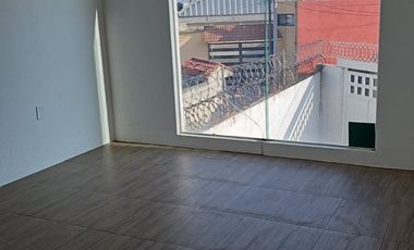 Gran casa en Lomas de San Francisco Tepojaco