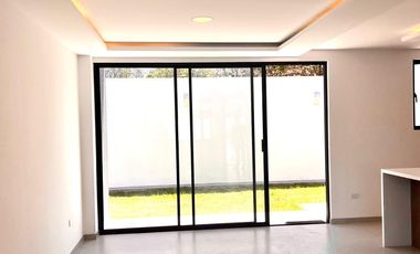 Casa de Venta en La Morita, Tumbaco, con entrada independiente