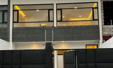 Casa de Venta en La Morita, Tumbaco, con entrada independiente