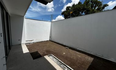 Casa de Venta en La Morita, Tumbaco, con entrada independiente