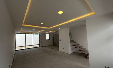 Casa de Venta en La Morita, Tumbaco, con entrada independiente