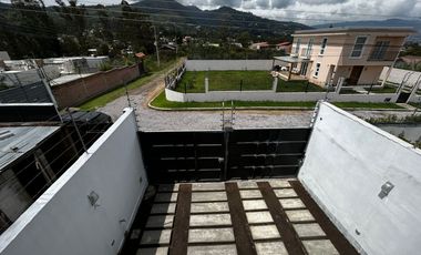Casa de Venta en La Morita, Tumbaco, con entrada independiente