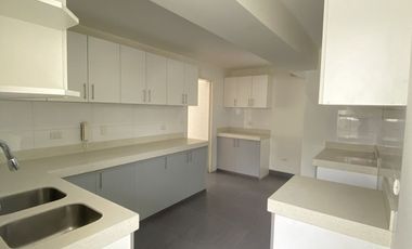 ✨ ¡Tu Próximo Hogar En Los Laureles – Venta En Surco✨