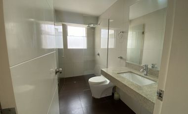 ✨ ¡Tu Próximo Hogar En Los Laureles – Venta En Surco✨