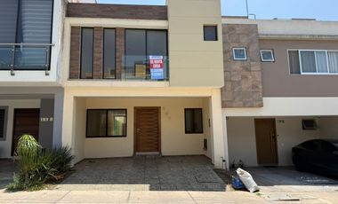 SE RENTA CASA EN VITANA RESIDENCIAL $19,000.00 ZONA CUCEA CUCSH SAN ISIDRO