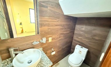 SE RENTA CASA EN VITANA RESIDENCIAL $19,000.00 ZONA VALDEPEÑAS ALTAVISTA