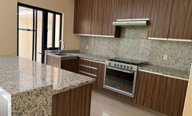 SE RENTA CASA EN VITANA RESIDENCIAL $19,000.00 ZONA VALDEPEÑAS ALTAVISTA