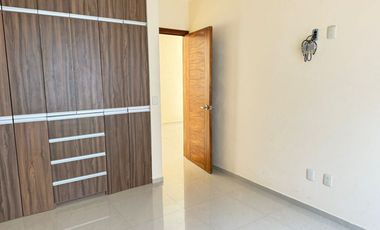 SE RENTA CASA EN VITANA RESIDENCIAL $19,000.00 ZONA VALDEPEÑAS ALTAVISTA