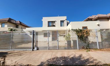 Arriendo hermosa Casa 4D-4B- quincho, piscina
