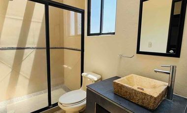 Casa con alberca y jardín privados en Fracc