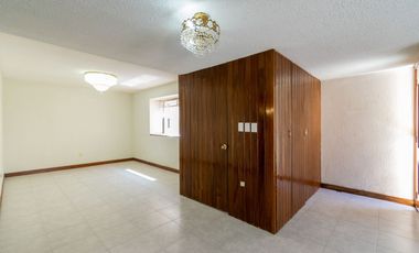 VENTA CASA CON JARDIN 4 RECAMARAS AMPLIOS ESPACIOS JARDINES BELLAVISTA