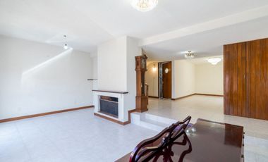 VENTA CASA CON JARDIN 4 RECAMARAS AMPLIOS ESPACIOS JARDINES BELLAVISTA