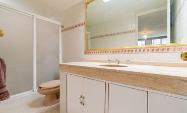VENTA CASA CON JARDIN 4 RECAMARAS AMPLIOS ESPACIOS JARDINES BELLAVISTA