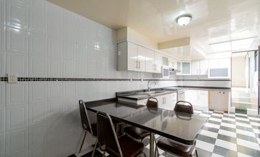 VENTA CASA CON JARDIN 4 RECAMARAS AMPLIOS ESPACIOS JARDINES BELLAVISTA