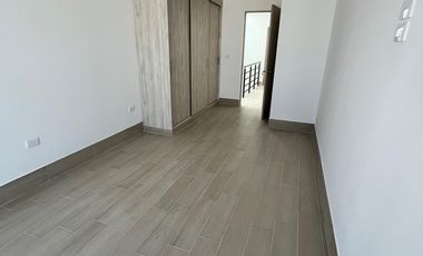 CASA EN RENTA NUEVA
