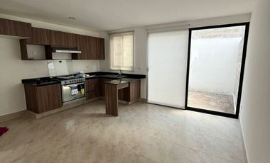 CASA EN RENTA NUEVA