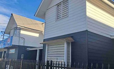 Arriendo casa Para uso habitacional o comercial .Disponible a partir del 30 de Abril  en Maximiliano Uribe casi esquina Avenida Los Notros Puerto Montt.