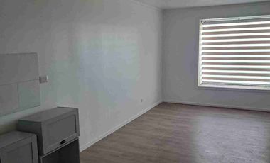 Arriendo casa Para uso habitacional o comercial .Disponible a partir del 30 de Abril  en Maximiliano Uribe casi esquina Avenida Los Notros Puerto Montt.