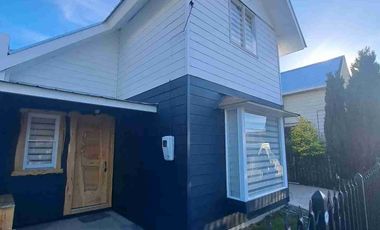 Arriendo casa Para uso habitacional o comercial .Disponible a partir del 30 de Abril  en Maximiliano Uribe casi esquina Avenida Los Notros Puerto Montt.