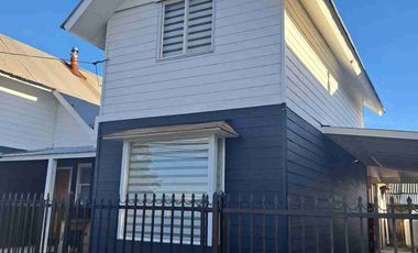 Arriendo casa Para uso habitacional o comercial .Disponible a partir del 30 de Abril  en Maximiliano Uribe casi esquina Avenida Los Notros Puerto Montt.
