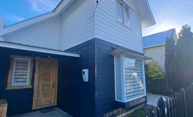 Arriendo casa Para uso habitacional o comercial .Disponible a partir del 30 de Abril  en Maximiliano Uribe casi esquina Avenida Los Notros Puerto Montt.