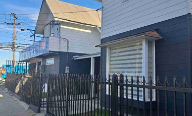 Arriendo casa Para uso habitacional o comercial .Disponible a partir del 30 de Abril  en Maximiliano Uribe casi esquina Avenida Los Notros Puerto Montt.