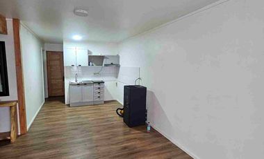 Arriendo casa Para uso habitacional o comercial .Disponible a partir del  en Maximiliano Uribe casi esquina Avenida Los Notros Puerto Montt. Propiedad cuenta con.Living comedor Cocina concepto abierto.                    3 dormitorios 2 de ellos en segundo nivel. 1 baño Primer nivel.  Cámaras de vigilancia y calefacción.Ideal para tu emprendiendo o vivir en la comodidad de una casa con 2 estacionamientos y portón eléctrico.Bodega cerrada.no lo dudes más y conversemos.                           Uso habitacional $ 580.000    Uso Comercial $ 750.000   Raisur Propiedades 99200----