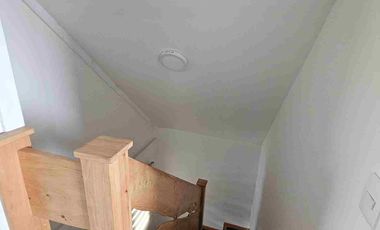 Arriendo casa Para uso habitacional o comercial .Disponible a partir del  en Maximiliano Uribe casi esquina Avenida Los Notros Puerto Montt. Propiedad cuenta con.Living comedor Cocina concepto abierto.                    3 dormitorios 2 de ellos en segundo nivel. 1 baño Primer nivel.  Cámaras de vigilancia y calefacción.Ideal para tu emprendiendo o vivir en la comodidad de una casa con 2 estacionamientos y portón eléctrico.Bodega cerrada.no lo dudes más y conversemos.                           Uso habitacional $ 580.000    Uso Comercial $ 750.000   Raisur Propiedades 99200----