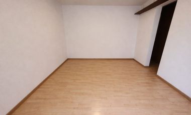 Vendo acogedor departamento en Primer Piso Calle Los Montoneros – Urb. Neptuno