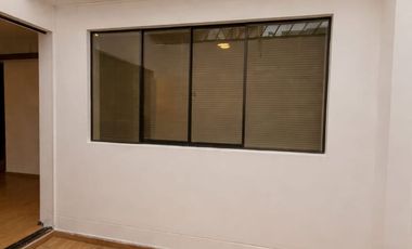 Vendo acogedor departamento en Primer Piso Calle Los Montoneros – Urb. Neptuno