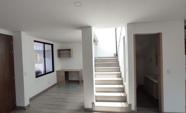 SE ARRIENDA HERMOSA CASA CONJUNTO GERONA - VDA CERCA DE PIEDRA